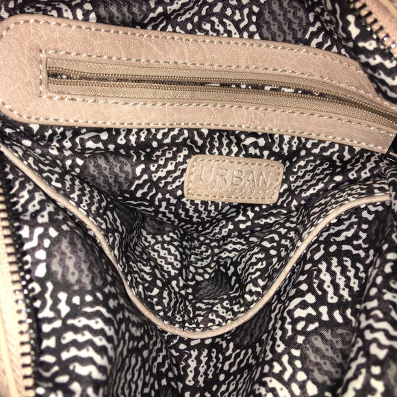 Urban Expressions handbag. - Picture 4 of 5